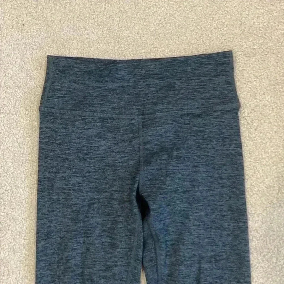 ⭐️ New with tags grey kyodan leggings in size xs - Picture 2 of 5